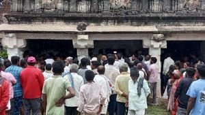 ಶ್ರೀರಂಗಪಟ್ಟಣ: 18 ವರ್ಷದಿಂದ ಬಾಗಿಲು ಮುಚ್ಚಿದ್ದ ಚಾಮುಂಡೇಶ್ವರಿ ದೇವಾಲಯ ಓಪನ್