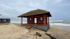 ಅರಬ್ಬೀ ಸಮುದ್ರ ಪಕ್ಷುಬ್ಧ, ಮಾಯವಾಗುತ್ತಿದೆ ಪಣಂಬೂರು ಬೀಚ್ ! 