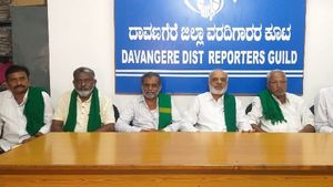 ಕೋಡಿಹಳ್ಳಿ ಚಂದ್ರಶೇಖರ್‌ ಹಸಿರು ಶಾಲು ಧರಿಸಬಾರದು : ಬಸವರಾಜಪ್ಪ 