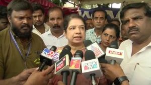 'ನೀಚ ಬುದ್ದಿಯ ಬಿಡು ನಾಲಿಗೆ' ಎಂದು ಬುದ್ಧಿವಾದ ಹೇಳಿದ ಅನಿತಾ ಕುಮಾರಸ್ವಾಮಿ 