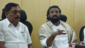  SC-STಮೀಸಲಾತಿ ಹೆಚ್ಚಿಸಿ, ಶೀಘ್ರ ಸಿಹಿಸುದ್ದಿ ಕೊಡುತ್ತೇವೆ: ಸಚಿವ ಶ್ರೀರಾಮುಲು ಭರವಸೆ 