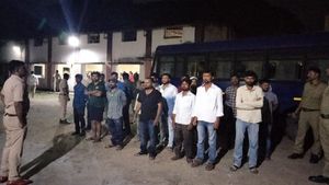 ರಾತ್ರೋರಾತ್ರಿ 50 ಕಡೆ ಚೆಕ್ ಪೋಸ್ಟ್ ನಿರ್ಮಿಸಿ ಭರ್ಜರಿ ತಪಾಸಣೆ 