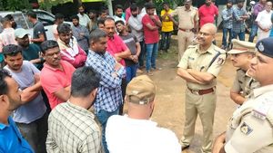 ಶಿವಮೊಗ್ಗದಲ್ಲಿ ರೌಡಿ ಪರೇಡ್,  ಚಟುವಟಿಕೆ ಬಿಡಲು ಲಾಸ್ಟ್‌  ವಾರ್ನಿಂಗ್ ಕೊಟ್ಟ ಎಸ್‌ಪಿ 