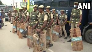 Breaking :ತಮಿಳುನಾಡಿನ ವಿದ್ಯಾರ್ಥಿನಿ ಸಾವು, ಆಸ್ಪತ್ರೆ ಹೊರಗೆ ಭಾರಿ ಭದ್ರತೆ 