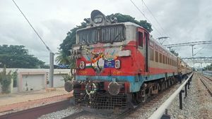 ಚಿತ್ರದುರ್ಗ: ಚಿಕ್ಕಜಾಜೂರಿನಿಂದ ಗುಂತಕಲ್ಗೆ ಮೊದಲ ಬಾರಿಗೆ ವಿದ್ಯುತ್ ಚಾಲಿತ ರೈಲು 