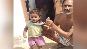 ಯುಪಿ: ಕುತ್ತಿಗೆಗೆ ಹಾವು ಸುತ್ತಿಕೊಂಡು ಊರೆಲ್ಲಾ ಸುತ್ತಾಡಿ ಶೋಕಿ ಮಾಡಿದ; ಕೊನೆಗೆ ಸಾವು ತಂದುಕೊಂಡ