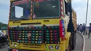 ಪರೀಕ್ಷಾ ಕೇಂದ್ರಕ್ಕೆ ತೆರಳುವಾಗ ಅಪಘಾತ; 5 ವರ್ಷದ ಮಗು ಸೇರಿ ಮೂವರ ಸಾವು 