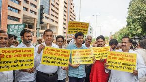 'ಆಪರೇಷನ್ ಕಮಲ' ಕುರಿತಂತೆ ತನಿಖೆ ನಡೆಸಲು ಒತ್ತಾಯಿಸಿ ಆಪ್ ಶಾಸಕರ ಪ್ರತಿಭಟನೆ