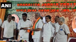 Breaking: ಮತ್ತೆ ಬಿಜೆಪಿಗೆ ಮರಳಿದ ರಜನಿಕಾಂತ್ ಆಪ್ತ ಅರ್ಜುನ್