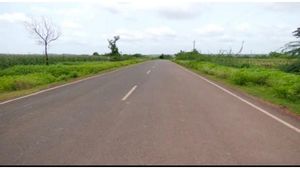  ಬಾಗಲಕೋಟೆ ವಿಮಾನ ನಿಲ್ದಾಣಕ್ಕೆ ಹಲಕುರ್ಕಿ ಜಮೀನುಗಳ ಮೇಲೆ ಕಣ್ಣು: ರೈತರ ಆಕ್ರೋಶ