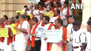  Breaking: ಪ್ರತಿಭಟನೆಗಳ ಕೇಂದ್ರವಾದ ಬಿಹಾರ ವಿಧಾನಸಭೆ ಆವರಣ