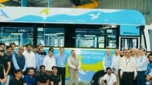 ಭಾರತದ ಮೊದಲ ಹೈಡ್ರೋಜನ್ ಇಂಧನ ಚಾಲಿತ ಬಸ್ ಅನಾವರಣ 