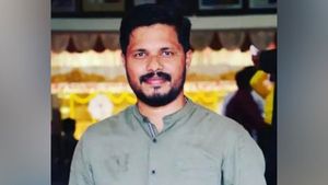  ಪ್ರವೀಣ್ ಕುಟುಂಬಕ್ಕೆ ಮಾತ್ರ ಪರಿಹಾರ: ಸರ್ಕಾರದ ಕಿವಿ ಹಿಂಡಿದ ಮಂತ್ರಾಲಯ ಶ್ರೀಗಳು