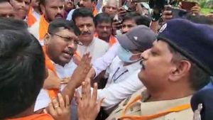 ಅಂಜನಾದ್ರಿಗೆ ಸಿಎಂ: ಬಿಜೆಪಿ ಕಾರ್ಯಕರ್ತರು, ಪೊಲೀಸರ ನಡುವೆ ವಾಗ್ವಾದ 