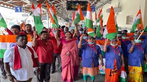 ಹರ್‌ ಘರ್ ತಿರಂಗಾ: 118 ರೈಲು ನಿಲ್ದಾಣಗಳಲ್ಲಿ ರಾಷ್ಟ್ರಧ್ವಜ ಹಾರಾಟ 