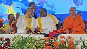 ಹುಣಸೂರಲ್ಲಿ ಮತ್ತೆ ಒಂದಾದ ಎಚ್‌ಡಿಕೆ-ಜಿಟಿ ದೇವೇಗೌಡ? 