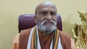  ಈದ್ಗಾ ಮೈದಾನದಲ್ಲಿ ಗಣೇಶೋತ್ಸವಕ್ಕೆ ಅವಕಾಶ ಇಲ್ಲ ಎನ್ನಲು ಜಮೀರ್ ಯಾರು?: ಮುತಾಲಿಕ್ ಪ್ರಶ್ನೆ 