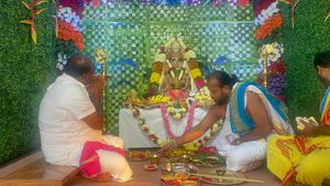 ಬಿಡದಿ ತೋಟದಲ್ಲಿ ಗಣೇಶನಿಗೆ ಪೂಜೆ ಸಲ್ಲಿಸಿದ ಹೆಚ್.ಡಿ.ಕುಮಾರಸ್ವಾಮಿ