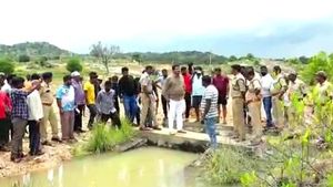  ಮಂಡ್ಯ: ಶಾಸಕನಿಂದ ಅವಾಚ್ಯ ಪದಗಳಿಂದ ನಿಂದನೆ, ಬೆದರಿಕೆ: ರಕ್ಷಣೆಗೆ ಮೊರೆ ಅರಣ್ಯಾಧಿಕಾರಿಗಳು 