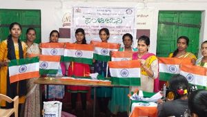 ಮೈಸೂರು ಜಿಲ್ಲೆಯಾದ್ಯಂತ 4 ಲಕ್ಷ ಮನೆಗಳಲ್ಲಿ ರಾಷ್ಟ್ರಧ್ವಜ ಹಾರಾಟ
