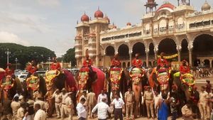 Mysuru Dasara 2022:  ದಸರಾ ಮಹೋತ್ಸವ: ಅರಮನೆ ಪ್ರವೇಶಿಸಿದ ಗಜಪಡೆ 