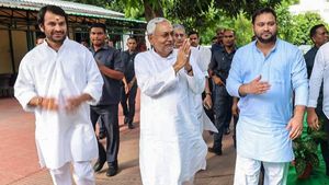 ನಿತೀಶ್ ಕುಮಾರ್ : ಅಧಿಕಾರಕ್ಕಾಗಿ ಮುಂದುವರಿದ ಪಲ್ಟಿ ರಾಜಕೀಯ