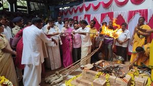 ಮಂಡ್ಯದಲ್ಲಿ ದಳಪತಿಗಳಿಗೆ ಚಾಟಿ ಬೀಸಿದ ಸಿಎಂ ಬಸವರಾಜ ಬೊಮ್ಮಾಯಿ!