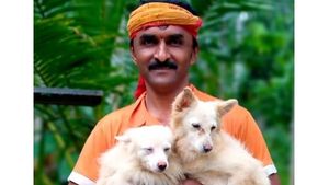 ನೀರಲ್ಲಿ ಕೊಚ್ಚಿ ಹೋಗಿದ್ದ ನಾಯಿಮರಿಗಳು ಎರಡು ದಿನಗಳ ನಂತರ ಪತ್ತೆ 