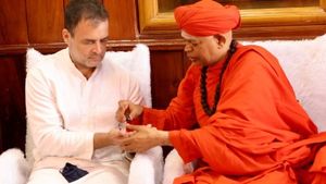 ಮುರುಘಾ ಮಠದಲ್ಲಿ ರಾಹುಲ್ ಗಾಂಧಿ 'ಲಿಂಗದೀಕ್ಷೆ'ಗೆ ರಾಜಕೀಯ ಆಯಾಮ?