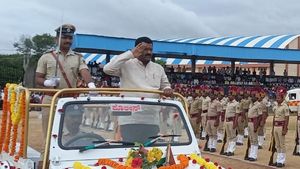  ರಾಯಚೂರಿಗೆ ಸಿಎಂ, ಕೇಂದ್ರ ಸಚಿವೆ ನಿರ್ಮಲಾ ಸೀತಾರಾಮನ್ ಭೇಟಿ: AIIMS ಕುರಿತು ಚರ್ಚೆ 