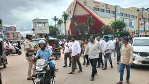  Breaking: ಸಾವರ್ಕರ್ ವಿಚಾರಕ್ಕೆ ಶಿವಮೊಗ್ಗ ಮತ್ತೆ ಪ್ರಕ್ಷುಬ್ಧ: ಶಾಲಾ- ಕಾಲೇಜುಗಳಿಗೆ ರಜೆ 