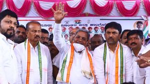 ಕುಮಾರಸ್ವಾಮಿ ವೆಸ್ಟ್‌ಎಂಡ್ ಹೋಟೆಲ್‌ನಲ್ಲಿ ಕುಳಿತು ಅಧಿಕಾರ ಕಳೆದುಕೊಂಡರು: ಸಿದ್ದರಾಮಯ್ಯ