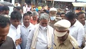ಸಿದ್ದರಾಮೋತ್ಸವ ದಿನ ಅಪಘಾತ: ಮೃತನ ಕುಟುಂಬಸ್ಥರಿಗೆ ಸಿದ್ದು ಸಾಂತ್ವನ
