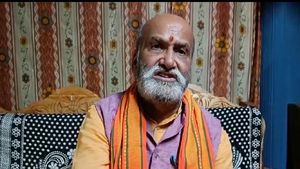 ಸಾವರ್ಕರ್‌ಗೆ ಅವಮಾನ ಆಗುವುದಕ್ಕೆ ಸರ್ಕಾರವೇ ಕಾರಣ: ಪ್ರಮೋದ್ ಮುತಾಲಿಕ್