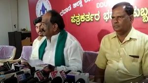 ನೆಪ ಮಾತ್ರಕ್ಕೆ ನೆರೆ ಹಾನಿ ವೀಕ್ಷಣೆ; ಹುಬ್ಬಳ್ಳಿಯಲ್ಲಿ ಸರ್ಕಾರದ ವಿರುದ್ದ ಕೋನರೆಡ್ಡಿ ಆಕ್ರೋಶ