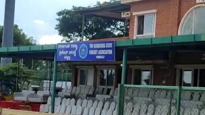 ಹುಬ್ಬಳ್ಳಿ ಫಾನ್ಸ್‌ಗೆ ನಿರಾಶೆ; ಭಾರತ ಎ-ನ್ಯೂಜಿಲೆಂಡ್‌ ಎ ನಡುವಿನ ಟೆಸ್ಟ್‌ನ ಮೊದಲ ದಿನದಾಟ ರದ್ದು 