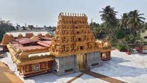 ಮಂಗಳೂರು ದಸರಾ; ವಿದ್ಯುತ್ ದೀಪಗಳಿಂದ ಝಗಮಗಿಸಿದ ಕಡಲನಗರಿ 