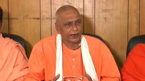 ಪೇಸಿಎಂ ಅಭಿಯಾನ; ಹಾವೇರಿಯಲ್ಲಿ 10 ಜನ ಮಠಾಧೀಶರು ಸಿಎಂ ಬೊಮ್ಮಯಿ ಪರ ಬ್ಯಾಟಿಂಗ್ 