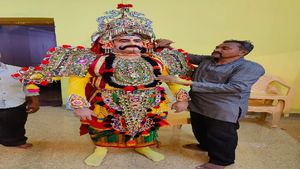 ಕರ್ತವ್ಯಕ್ಕೂ ಸೈ, ಕಲೆಗೂ ಸೈ ಎಂದ ಹುಬ್ಬಳ್ಳಿಯ ಇನ್ಸ್‌ಪೆಕ್ಟರ್‌ ಜೆ.ಎಂ.ಕಾಲಿಮಿರ್ಚಿ 