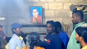  ಮನೆಯಲ್ಲಿ ಹಿಂದೂ ದೇವರ ಫೋಟೋ ತೆಗೆದು ಬುದ್ಧ- ಅಂಬೇಡ್ಕರ್ ಫೋಟೋ ಹಾಕಿದ ದಲಿತ ಕುಟುಂಬ