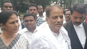  ಮುರುಘಾ ಮಠದ ಆಡಳಿತಾಧಿಕಾರಿ ಎಸ್‌.ಕೆ ಬಸವರಾಜನ್ ಮತ್ತು ಪತ್ನಿ ಸೌಭಾಗ್ಯಗೆ ಜಾಮೀನು ಮಂಜೂರು