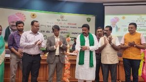 ರೈತರಿಗೆ ವಂಚಿಸುವವರ ಮೇಲೆ ಅಧಿಕಾರಿಗಳು ಸದಾ ಕಣ್ಣಿಟ್ಟಿರಬೇಕು: ಕೃಷಿ ಸಚಿವ ಬಿ.ಸಿ. ಪಾಟೀಲ್ ಸೂಚನೆ