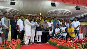 ದಸರಾ ಕ್ರೀಡಾಕೂಟಕ್ಕೆ ಒಲಿಂಪಿಕ್ಸ್‌ ವಿಜೇತೆಯಿಂದ ಚಾಲನೆ; ಕ್ರೀಡೆಗೆ ಸ್ಫೂರ್ತಿಯಾದ ಸಾಕ್ಷಿ 