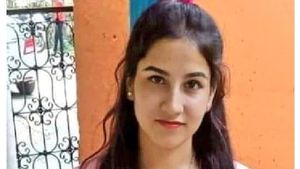 ರೆಸಾರ್ಟ್ ರಿಸೆಪ್ಷನಿಸ್ಟ್ ಅಂಕಿತಾ ಶವ ಪತ್ತೆ, ಬಿಜೆಪಿ ಮುಖಂಡನ ಪುತ್ರನಿಂದ ವೇಶ್ಯಾವಾಟಿಕೆ?