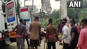 Breaking: ಗುಜರಾತ್‌ನಲ್ಲಿ ಭೀಕರ ಅಪಘಾತ, ಸ್ಥಳದಲ್ಲೇ 6 ಭಕ್ತರ ಸಾವು