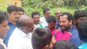  ಚನ್ನಪಟ್ಟಣದಲ್ಲಿ 40-50 ವರ್ಷಗಳಲ್ಲೇ ಇದೇ ಮೊದಲ ಭೀಕರ ಪ್ರವಾಹ: ಎಚ್‌ಡಿ ಕುಮಾರಸ್ವಾಮಿ 