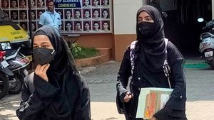 ರಾಜ್ಯದಲ್ಲಿ ಹಿಜಾಬ್ ನಿಷೇಧ: ಪರೀಕ್ಷೆಯಿಂದ ದೂರ ಉಳಿದ 17,000 ವಿದ್ಯಾರ್ಥಿಗಳು! 