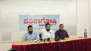 ಪಿಎಫ್ಐ ಮುಖಂಡರ ಮನೆ ಮೇಲೆ ಎನ್‌ಐಎ ದಾಳಿ ಖಂಡಿಸಿ ಪಿಎಫ್ಐ ಆಕ್ರೋಶ 