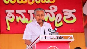 ಉತ್ತರದ ರಾಜ್ಯಗಳಂತೆ ಕರ್ನಾಟಕವೂ ಕೋಮು ಪ್ರಯೋಗಾಲಯವಾಗುತ್ತಿದೆ: ಪಿಣರಾಯಿ ವಿಜಯನ್ 