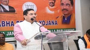 ಕ್ಷಯ ರೋಗದ ವಿರುದ್ಧ ಕೇಂದ್ರ ಸಚಿವ ಪ್ರಲ್ಹಾದ್ ಜೋಶಿ ದಿಟ್ಟ ಹೆಜ್ಜೆ 